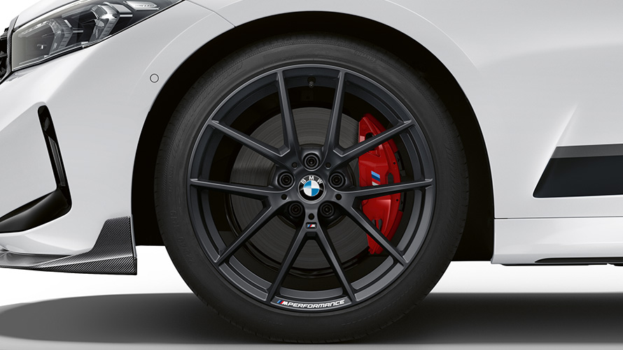19" M Performance light alloy wheel 898 M BMW M Performance Parts close-up