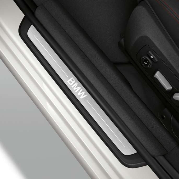 Top view of the door sill of the BMW 3 Series Sedan with Model Sport Line features.