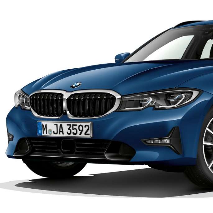 BMW 3 Series Touring, Model Sport Line three-quarter front shot