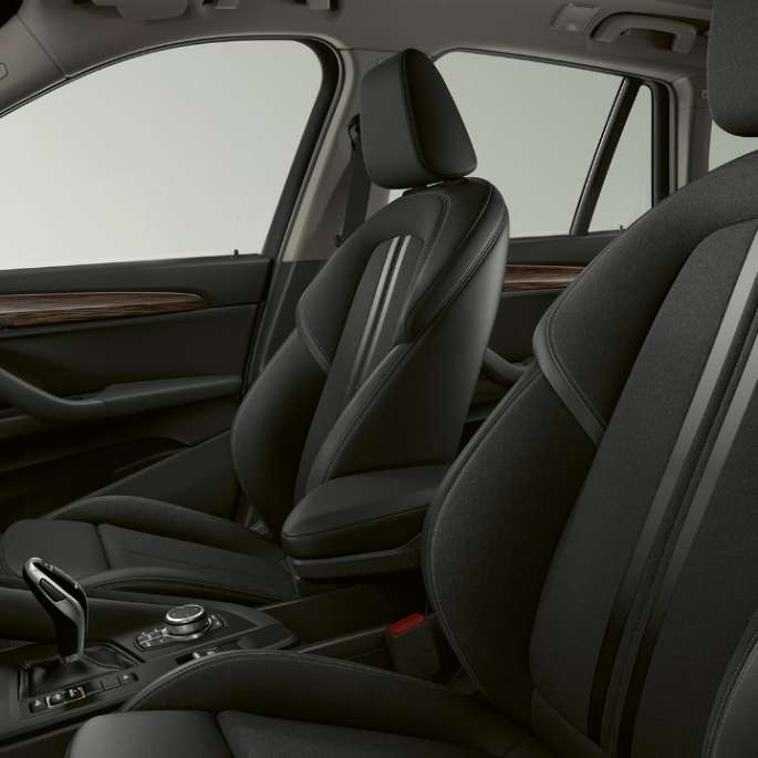 BMW X1, Model Advantage, interior with focus on upholstery