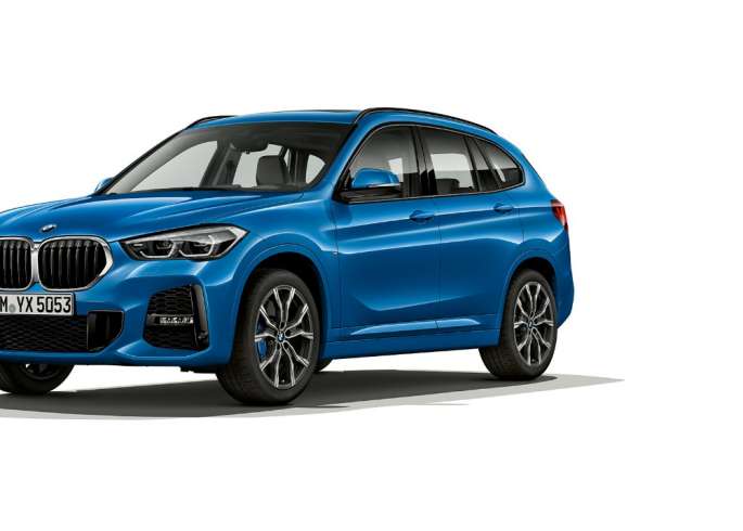 BMW X1, Model M Sport, three-quarter front view studio shot