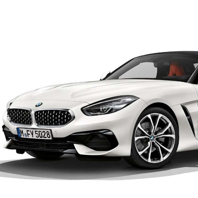BMW Z4 Roadster Model Sport Line BMW Z4 Roadster Model Sport Line,正面四分之三角度拍攝