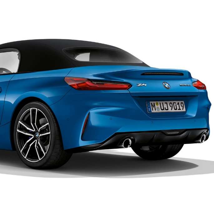 BMW Z4 Roadster Model M Sport BMW Z4 Roadster Model M Sport,後部四分之三角度拍攝